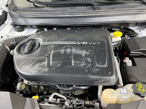 Used 2022 Jeep Cherokee Limited AWD/4WD image 29