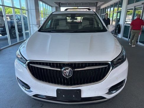 Used 2021 Buick Enclave Essence w/ Sound and Sites Package image 2