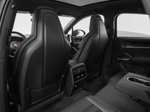 Certified 2026 Porsche Cayenne Coupe AWD/4WD image 46