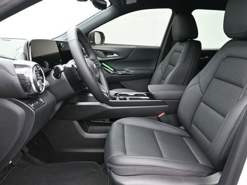New 2026 Chevrolet Equinox LT w/ Convenience Package II FWD image 23