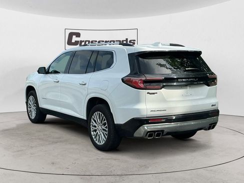 Used 2025 GMC Acadia Denali FWD image 3