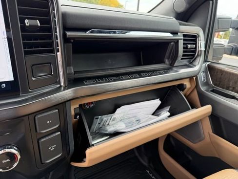 Used 2024 Ford F350 Lariat w/ Chrome Package image 13