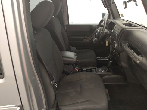 Used 2018 Jeep Wrangler Unlimited Sport AWD/4WD image 21