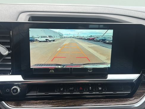 Used 2024 GMC Sierra 3500 SLE w/ SLE Convenience Package image 19