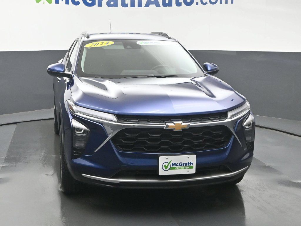Used 2024 Chevrolet Trax LT w/ Driver Confidence Package FWD image 5