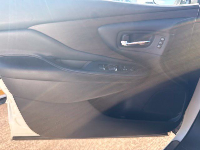 Used 2020 Nissan Murano Platinum FWD image 13