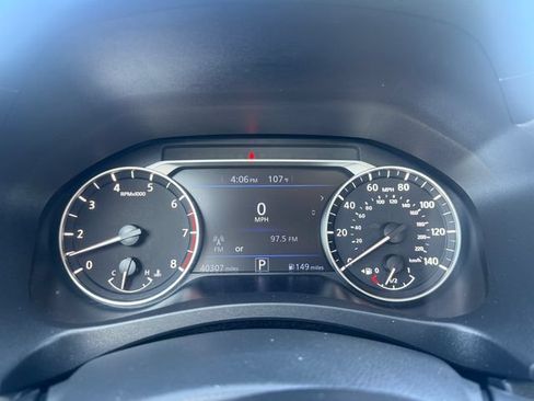 Used 2025 Nissan Altima 2.5 SV FWD image 27