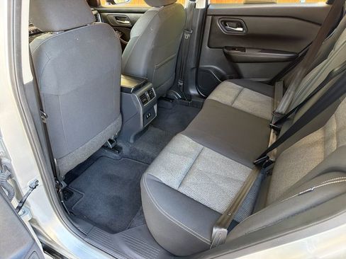 Used 2025 Nissan Rogue SV image 28