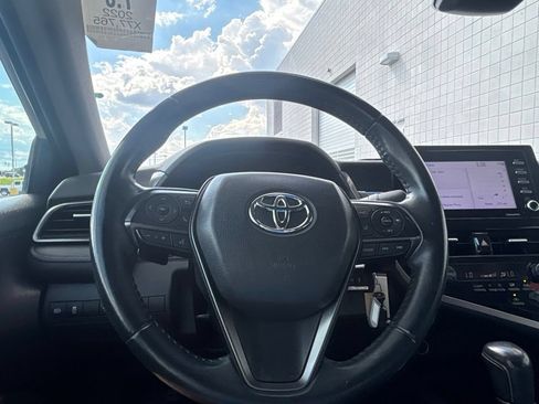 Used 2022 Toyota Camry SE FWD image 19