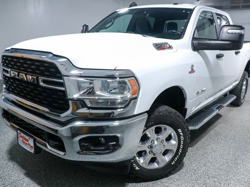 Used 2024 RAM 2500 Big Horn w/ Off Road Package AWD/4WD image 33