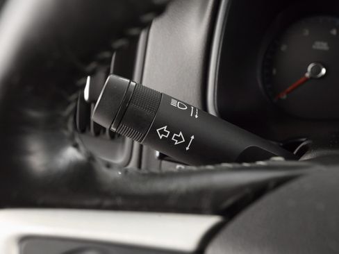 Used 2019 GMC Canyon SLT image 26