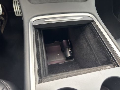 Used 2023 Tesla Model Y Performance image 13