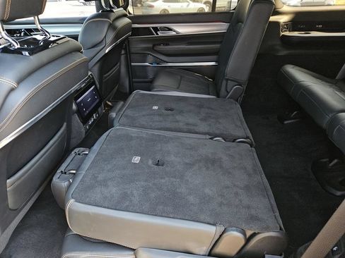 Used 2022 Jeep Grand Wagoneer Series III w/ HD Trailer Tow Package AWD/4WD image 45