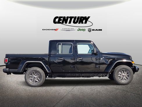 New 2026 Jeep Gladiator Sport image 2