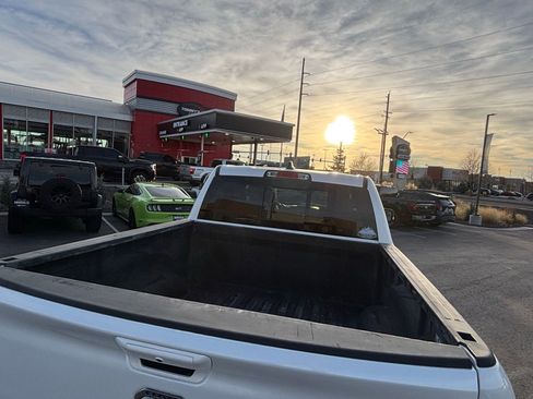 Used 2021 RAM 1500 Laramie AWD/4WD image 10