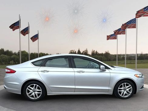 Used 2014 Ford Fusion SE FWD image 8