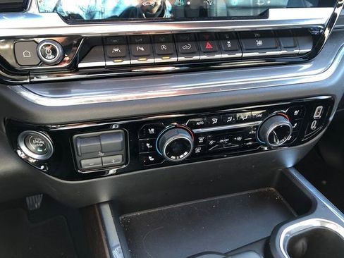 Used 2023 Chevrolet Silverado 1500 High Country image 21