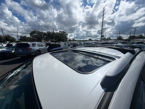 Used 2015 Toyota RAV4 Limited w/ Technology Package AWD/4WD image 17