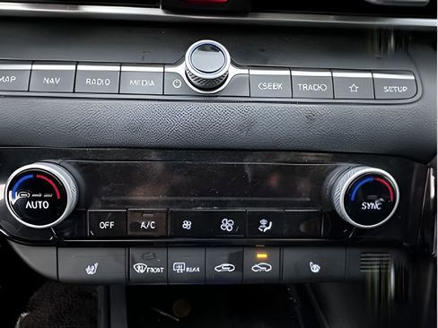 Used 2023 Hyundai Elantra SEL w/ Convenience Package image 21