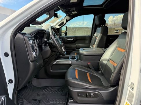 Used 2020 GMC Sierra 2500 AT4 w/ AT4 Premium Package image 11