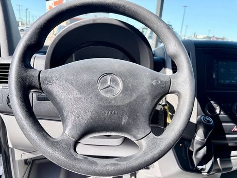 Used 2017 Mercedes-Benz Sprinter 2500 image 17