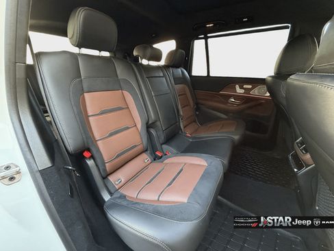 Used 2024 Mercedes-Benz GLS 63 AMG 4MATIC image 31