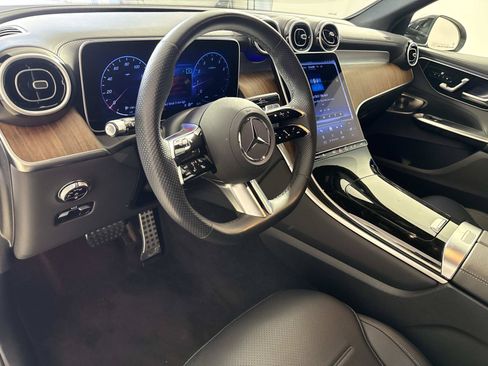 Used 2024 Mercedes-Benz GLC 300 4MATIC image 21
