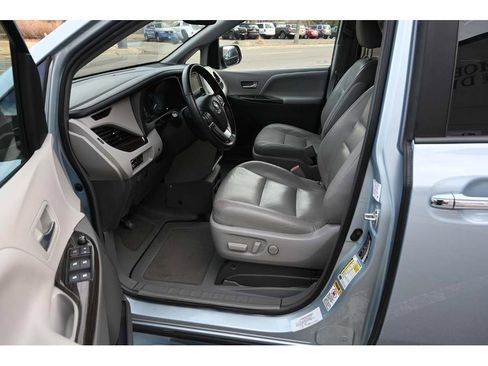 Used 2015 Toyota Sienna image 13