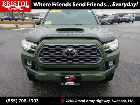 Used 2021 Toyota Tacoma TRD Sport image 2