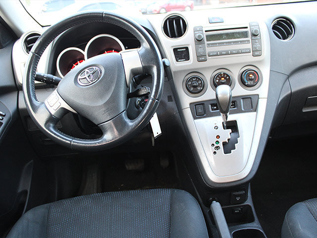 Used 2009 Toyota Matrix S w/ All Weather Guard Pkg FWD image 9