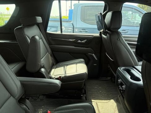 Used 2024 GMC Yukon Denali w/ Denali Reserve Package AWD/4WD image 8