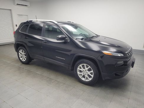 Used 2018 Jeep Cherokee Latitude Plus w/ Cold Weather Group image 11