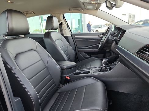 Used 2024 Volkswagen Jetta SE image 15