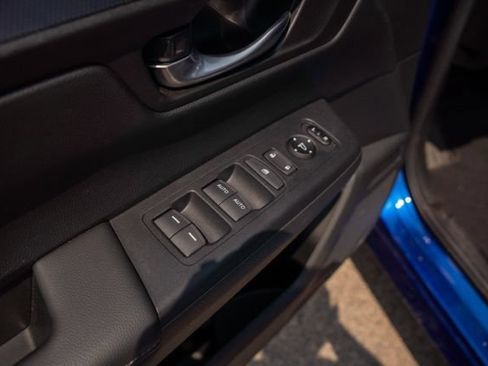 Used 2025 Honda CR-V EX image 16