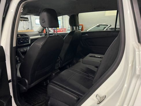Used 2021 Volkswagen Tiguan SE image 29
