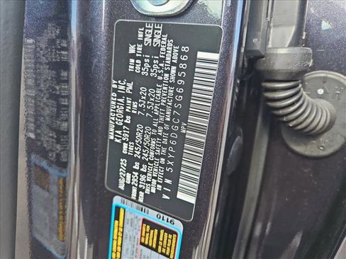 Used 2025 Kia Telluride S image 17