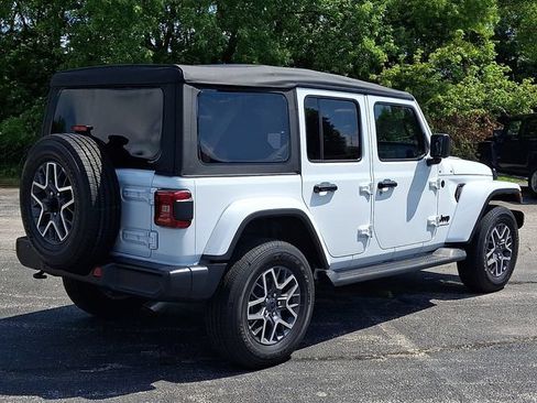 Used 2025 Jeep Wrangler Unlimited Sahara w/ Safety Group AWD/4WD image 2