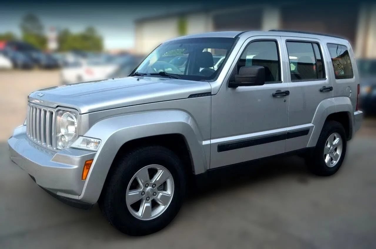 Used 2012 Jeep Liberty Sport RWD image 14