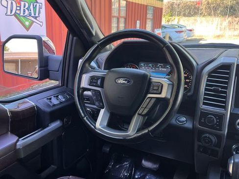 Used 2017 Ford F150 Platinum w/ Equipment Group 701A Luxury image 18