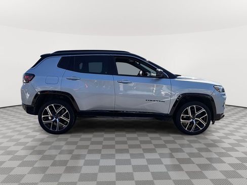 Certified 2025 Jeep Compass Limited w/ Elite Group AWD/4WD image 10