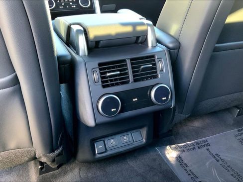 New 2026 Land Rover Discovery Limited Edition image 20