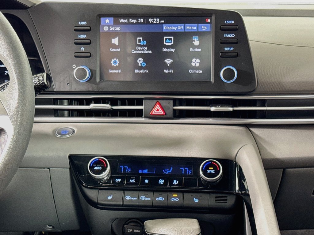 Used 2022 Hyundai Elantra Blue FWD image 13