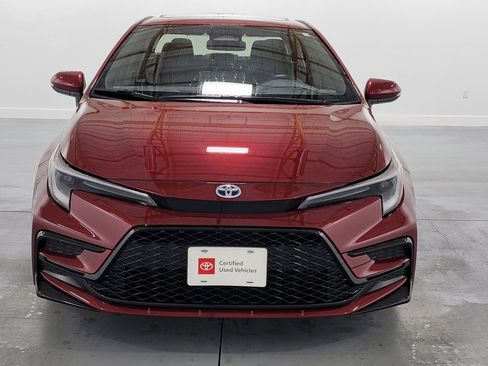 Used 2025 Toyota Corolla SE w/ SE Premium Package FWD image 3