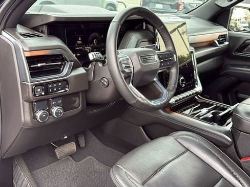 Certified 2025 GMC Yukon XL Denali image 10