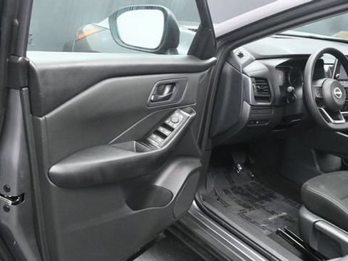 Used 2024 Nissan Rogue S AWD/4WD image 26