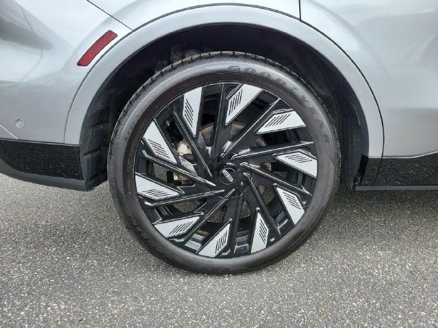 Used 2024 Lincoln Nautilus Reserve w/ Equipment Group 202A AWD/4WD image 32