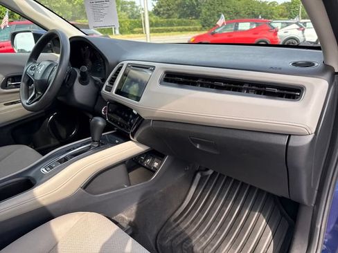 Used 2017 Honda HR-V EX image 25