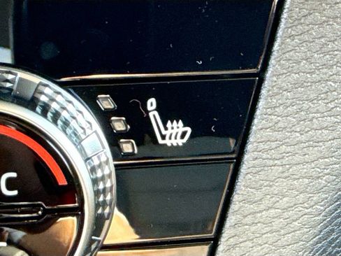 New 2026 Mitsubishi Outlander SE image 21