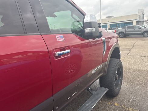 Used 2017 Ford F250 Lariat w/ Lariat Ultimate Package image 13