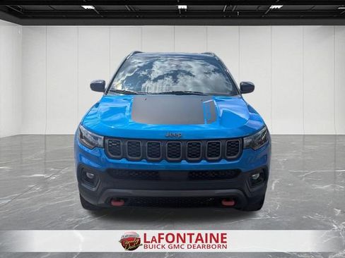 Used 2025 Jeep Compass Trailhawk AWD/4WD image 8
